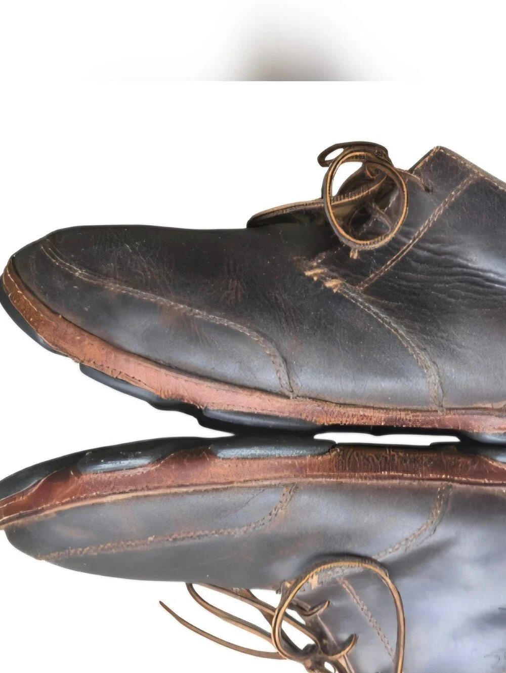 OluKai Kamuela Men's Chukka Boots Shoes dark brown leather. Size 9.
